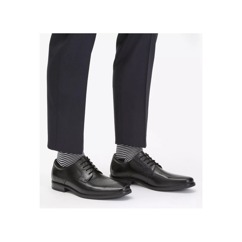 HOWARD WALK Noir, Chaussures de Ville Clarks