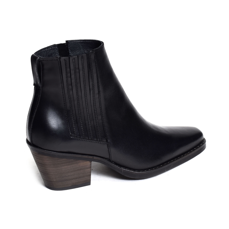 15950 Noir, Bottines Qootum