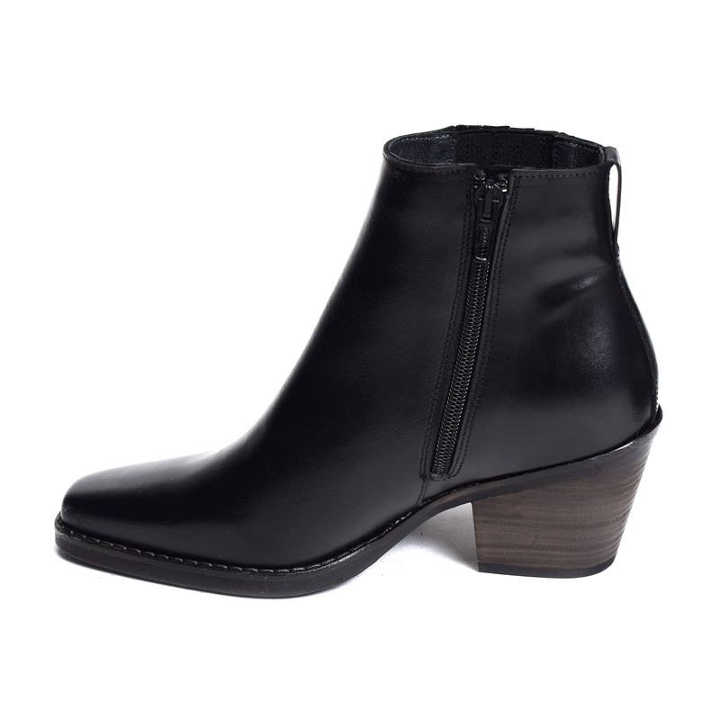 15950 Noir, Bottines Qootum