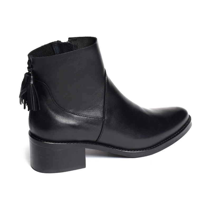 8068 Noir, Bottines Myma