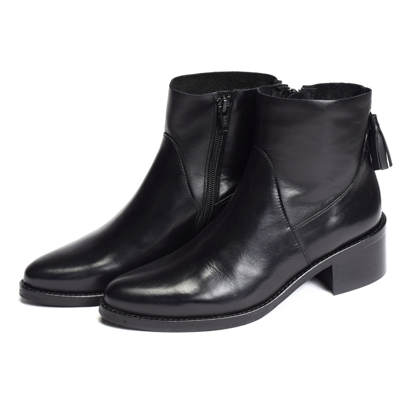 8068 Noir, Bottines Myma