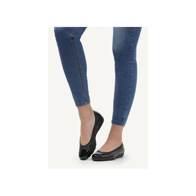 22152 Noir, Ballerines Caprice