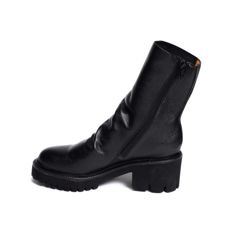 UFAX Noir, Boots Mam'zelle