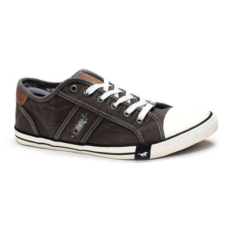 4058305 Gris, Chaussures basses Mustang