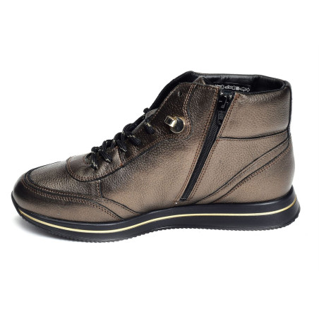 LOLY Bronze, Boots Mephisto