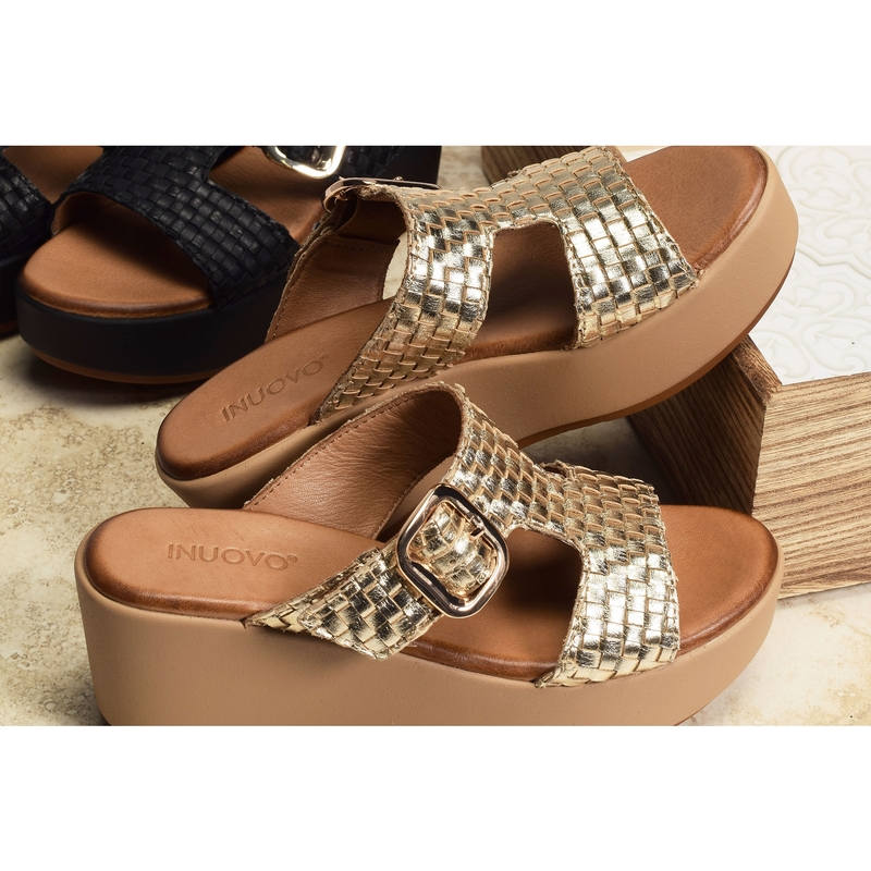 123112 Gold, Mules Inuovo