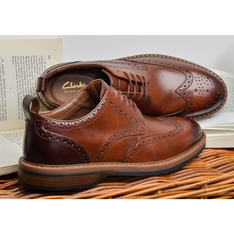 ALDWIN LIIMIT Tan, Chaussures de Ville Clarks