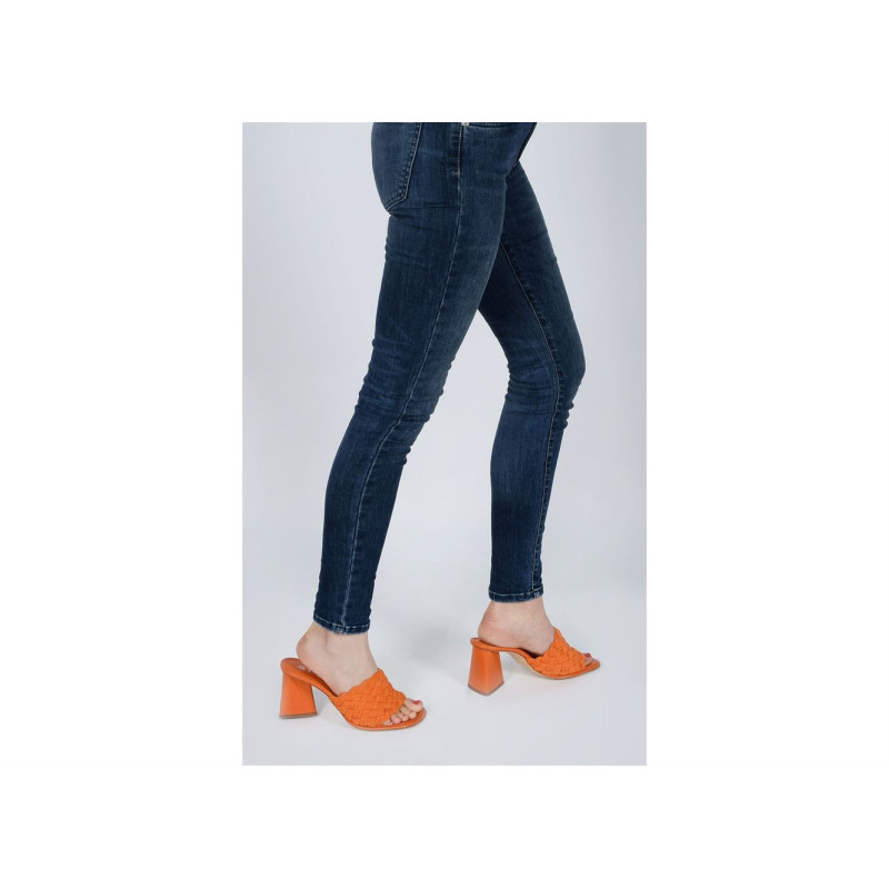 A5171 Orange, Mules Strategia