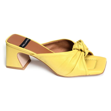 HEPBURN 22110 Jaune, Mules Angel Alarcón