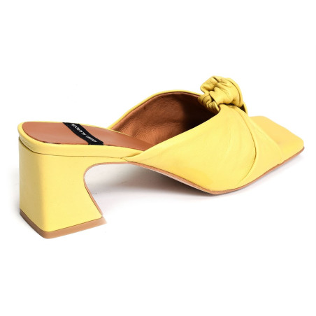 HEPBURN 22110 Jaune, Mules Angel Alarcón