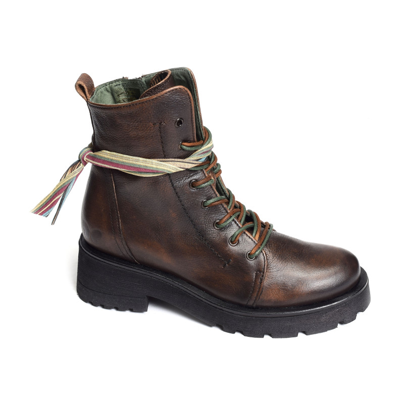 D199 Cognac, Boots Felmini