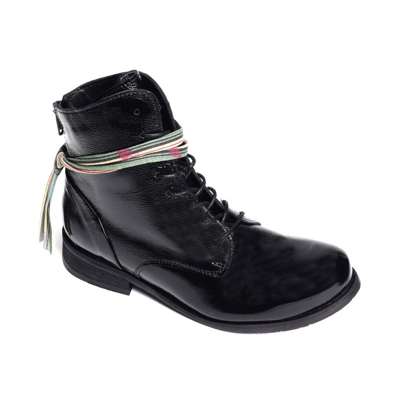 1072 Verni Noir, Boots Felmini