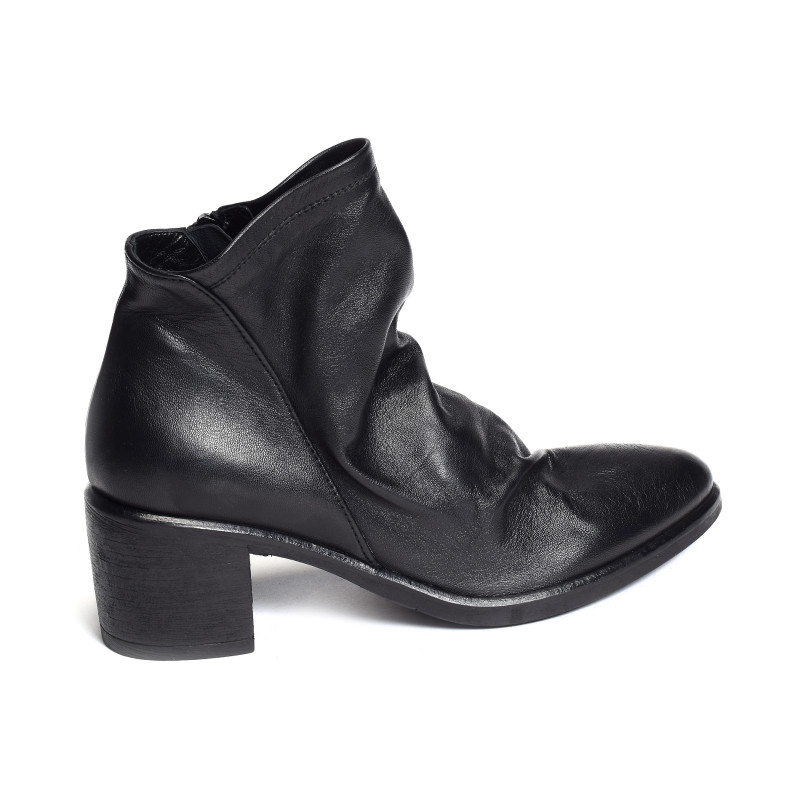 A5543 Noir, Bottines Strategia